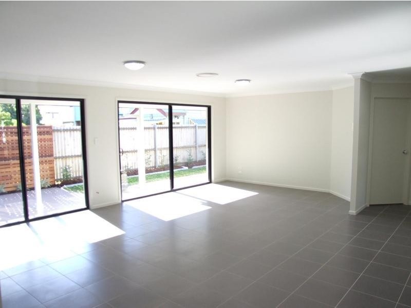 8 Nordenfeldt Rd, Cannon Hill QLD 4170