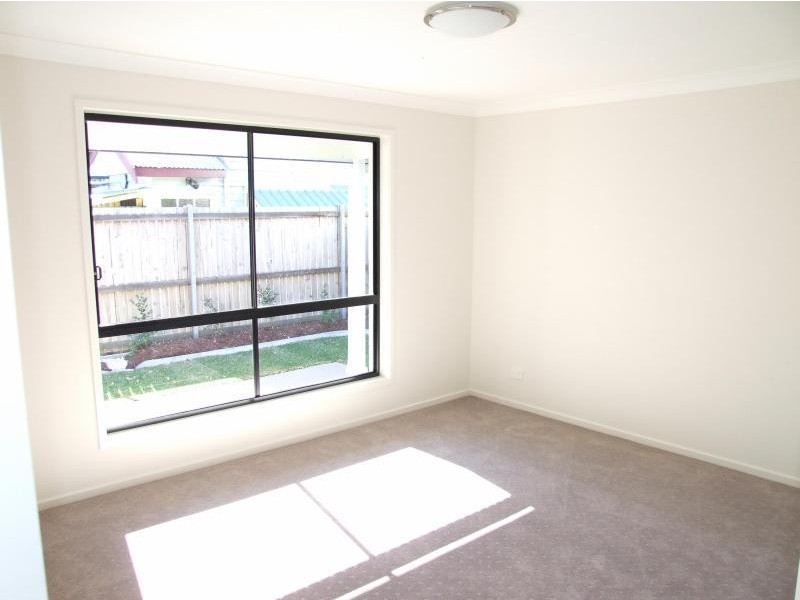 8 Nordenfeldt Rd, Cannon Hill QLD 4170