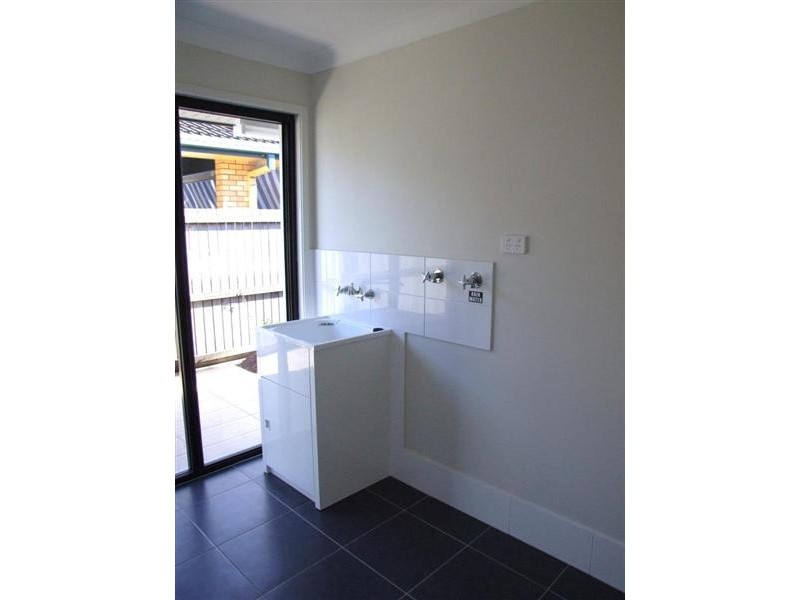 8 Nordenfeldt Rd, Cannon Hill QLD 4170