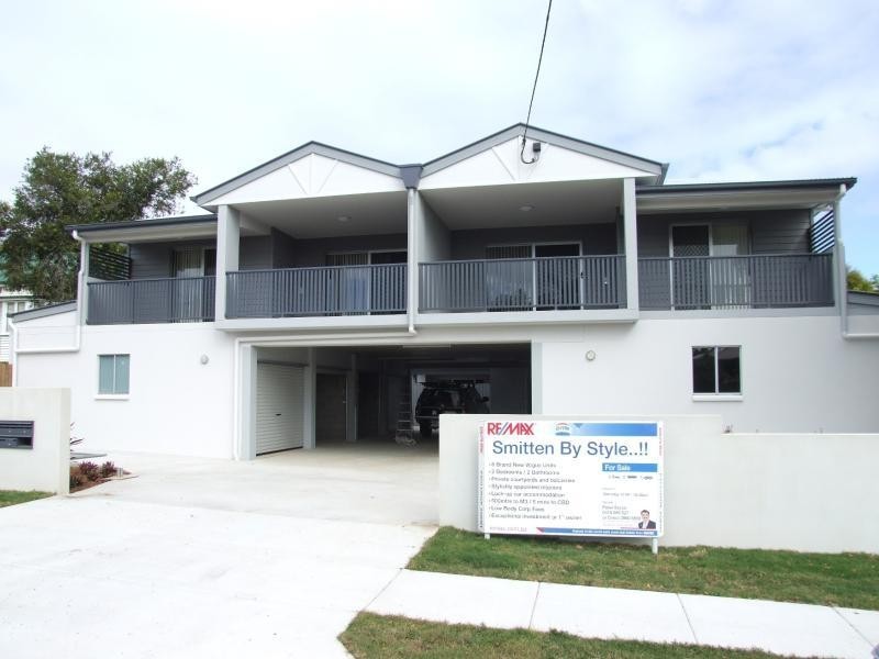 15 Rolle St, Holland Park West QLD 4121