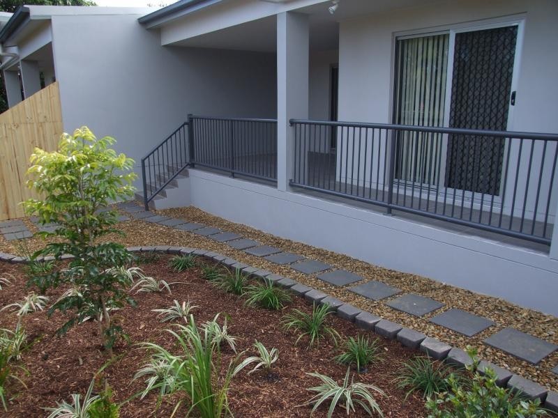 15 Rolle St, Holland Park West QLD 4121