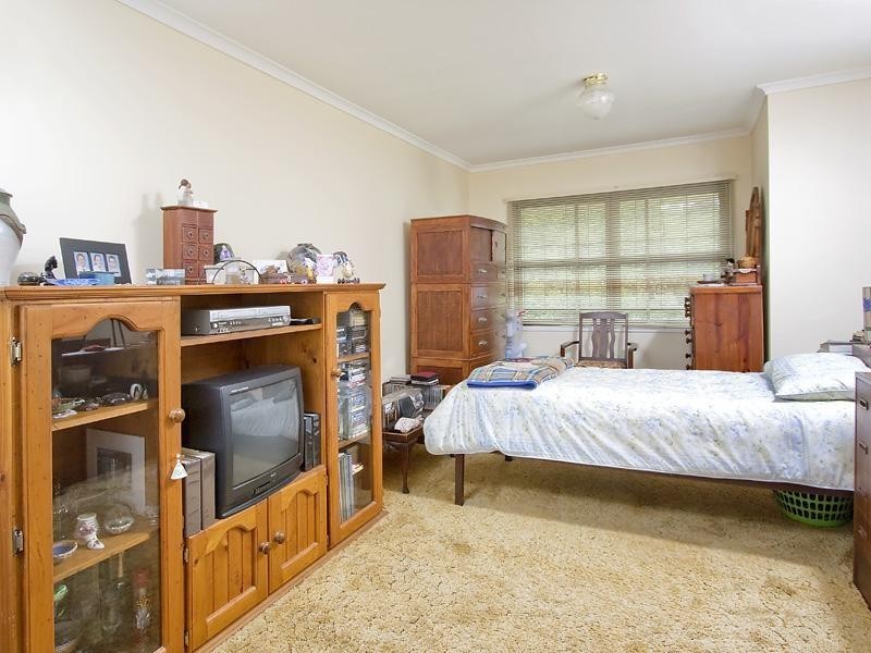 33 Hobart Ave, Camp Hill QLD 4152
