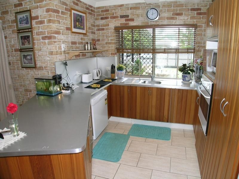 95 Grattan Tce, Manly QLD 4179