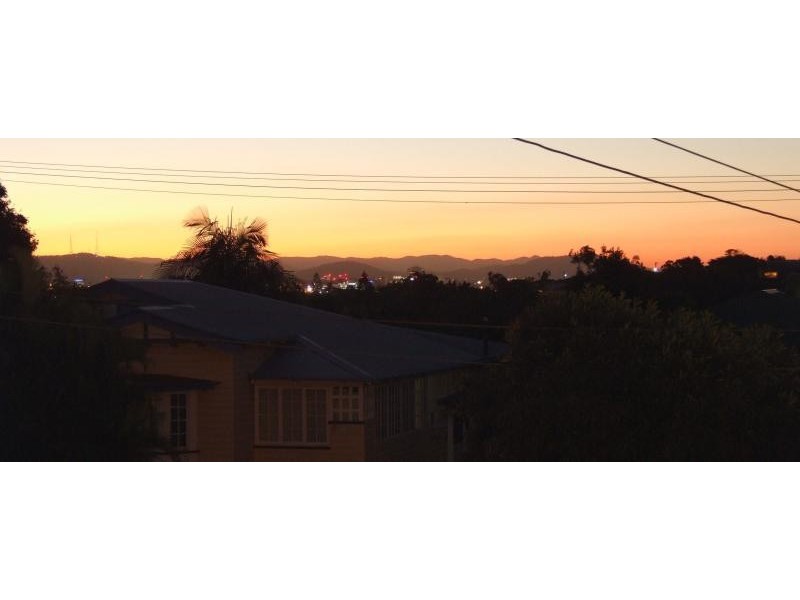 17 Burlington St, Holland Park QLD 4121