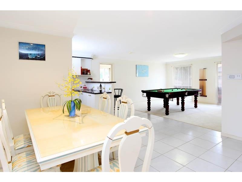 63 Delaney Cct, Carindale QLD 4152