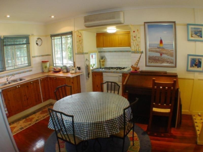 119 Canterbury St, Mount Gravatt East QLD 4122