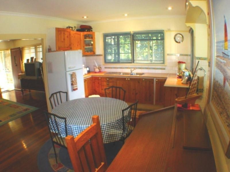 119 Canterbury St, Mount Gravatt East QLD 4122