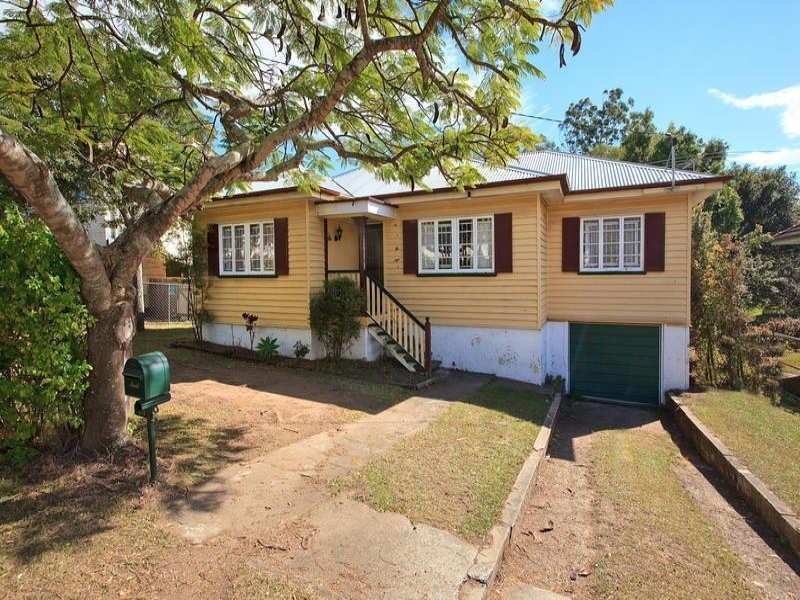 93 Sterculia Ave, Holland Park QLD 4121