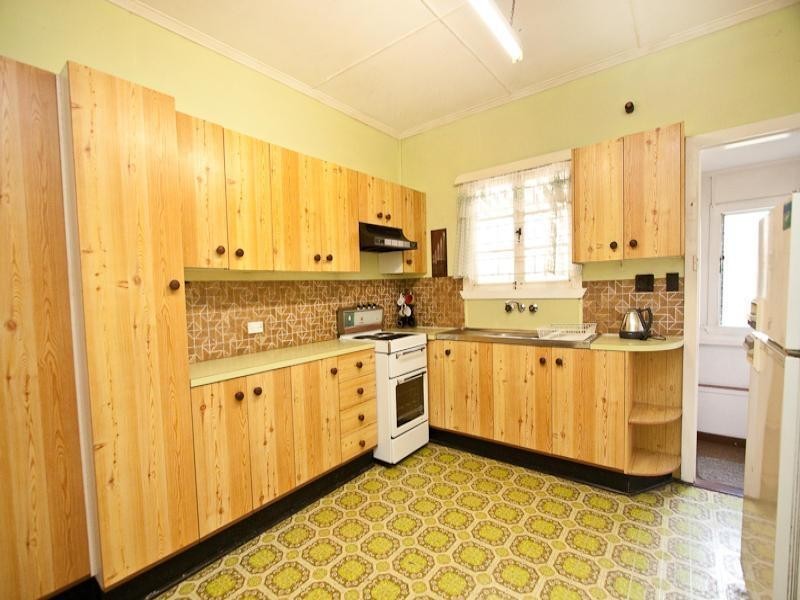 95 Oates Ave, Holland Park QLD 4121