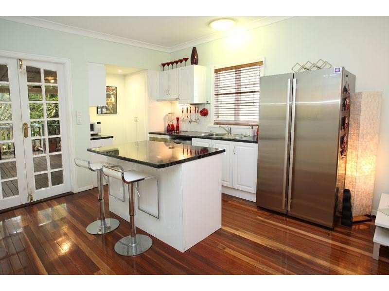 10 Mona St, Coorparoo QLD 4151