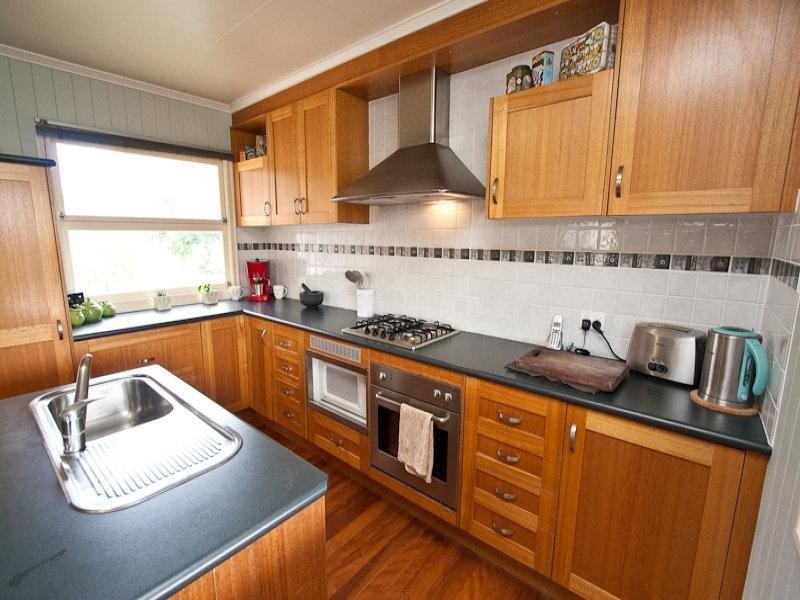 14 Agnes St, Holland Park QLD 4121