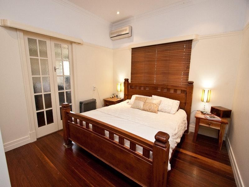 14 Agnes St, Holland Park QLD 4121