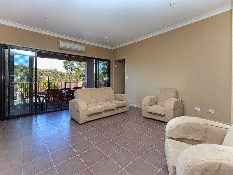 8 Olive Pl, Carindale QLD 4152