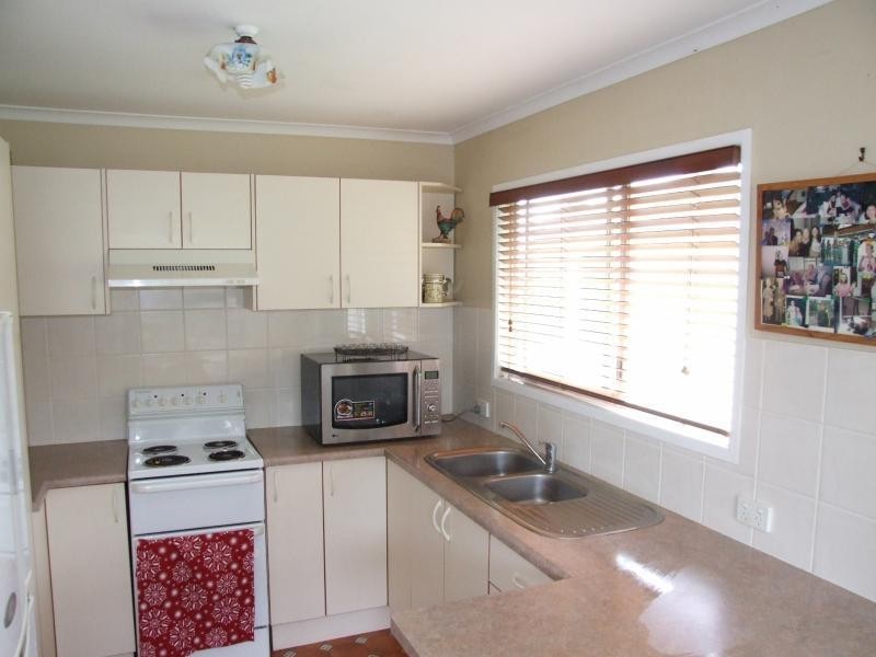 5 Woolford  Pl, Manly West QLD 4179