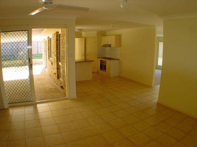 44 Berkshire Pl, Springfield Lakes QLD 4300