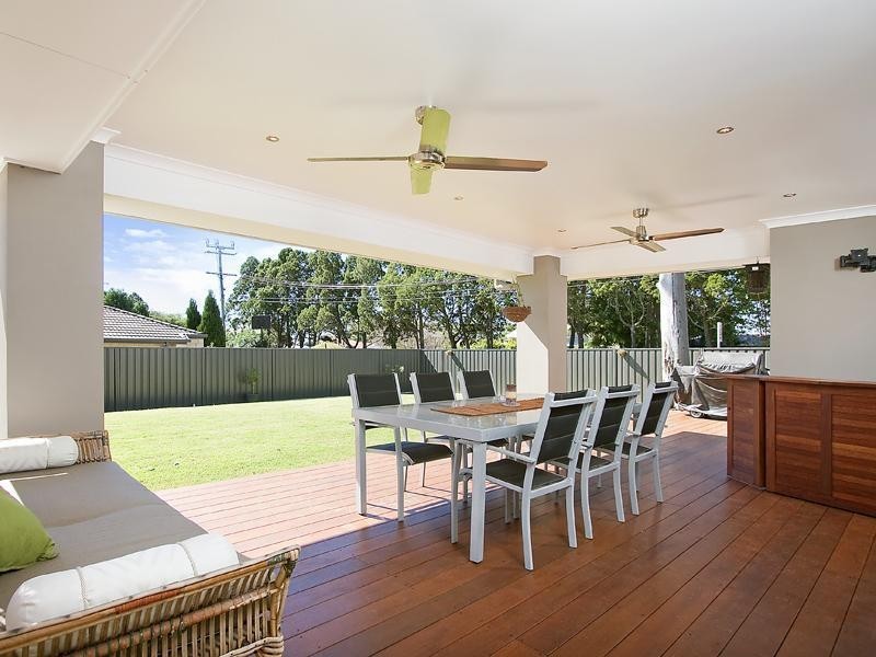 38 Birdwood Rd, Birkdale QLD 4159