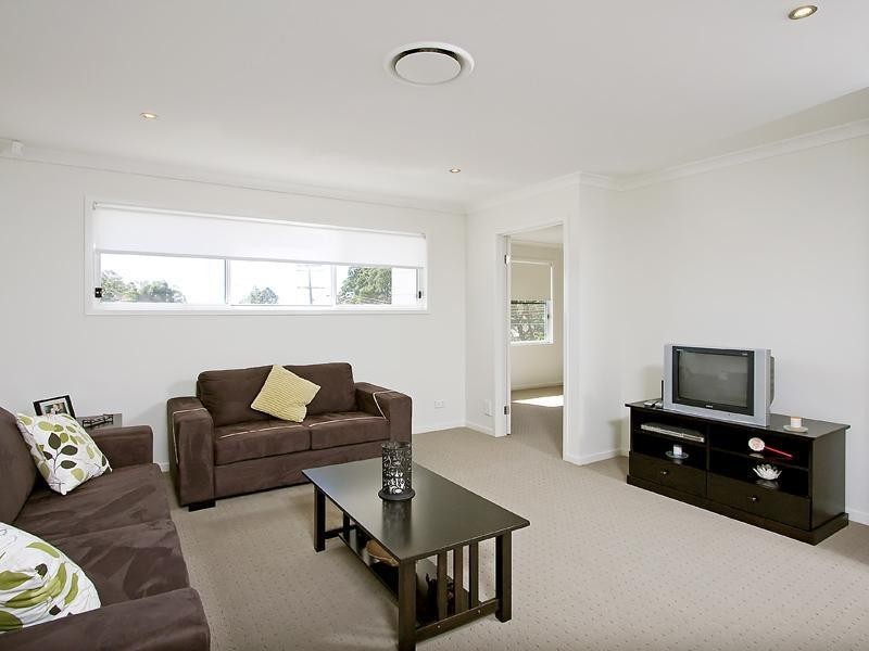 38 Birdwood Rd, Birkdale QLD 4159