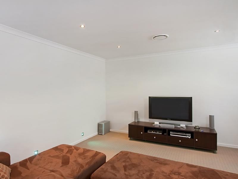 38 Birdwood Rd, Birkdale QLD 4159