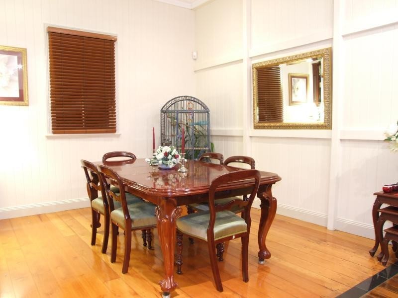 38 Longfellow  St, Norman Park QLD 4170