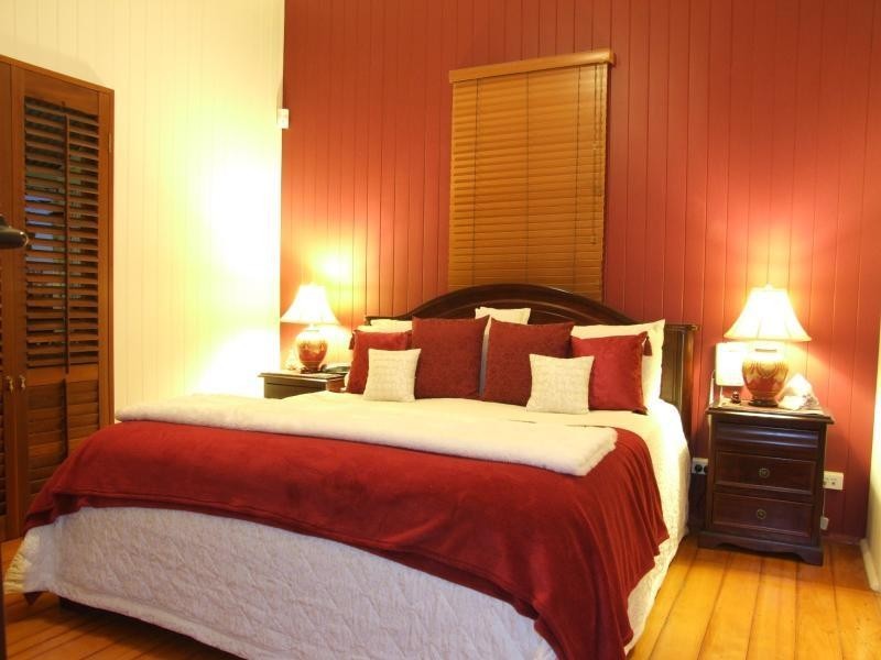 38 Longfellow  St, Norman Park QLD 4170