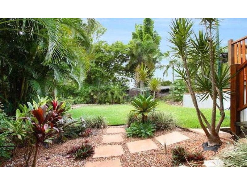 37 Carnelian Street, Holland Park QLD 4121