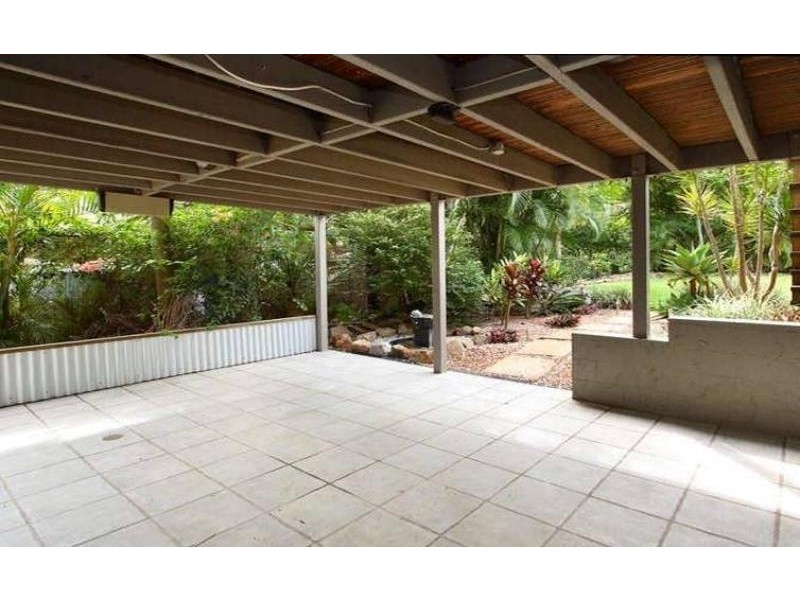 37 Carnelian Street, Holland Park QLD 4121