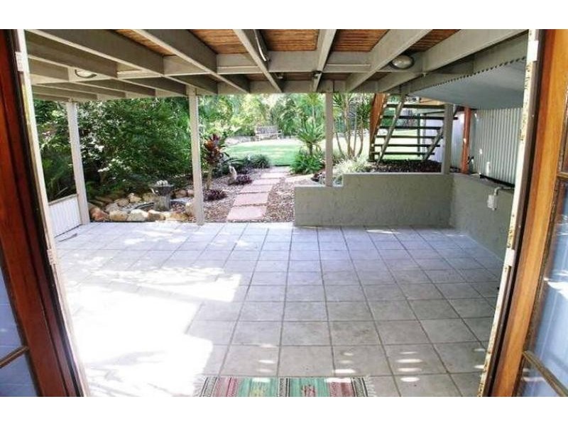 37 Carnelian Street, Holland Park QLD 4121