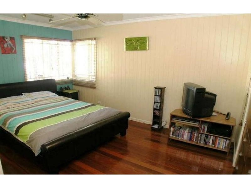 37 Carnelian Street, Holland Park QLD 4121