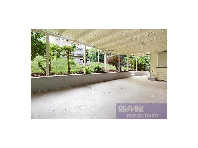 54 Coonara Street, Holland Park QLD 4121