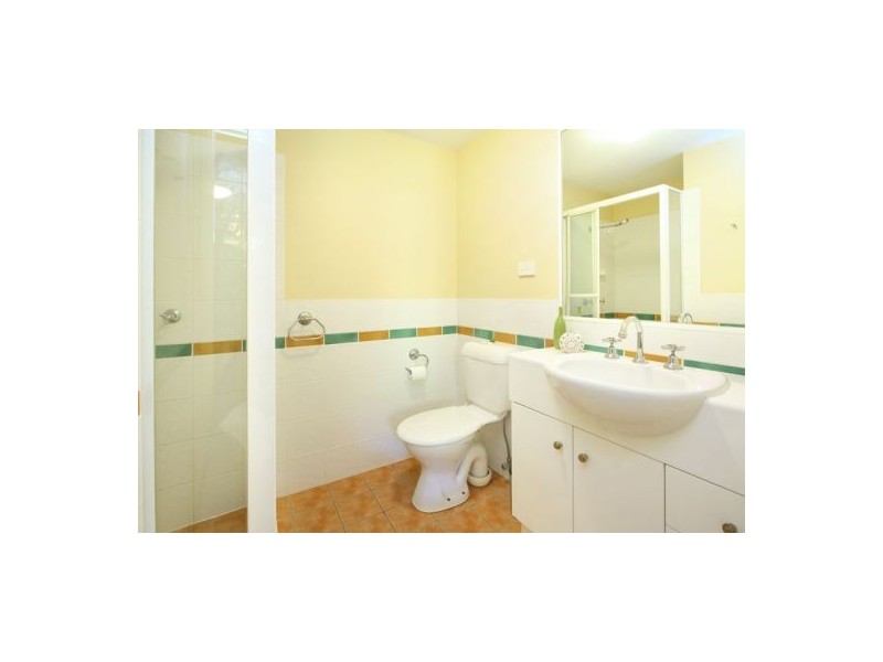 1/85 Victoria Terrace, Greenslopes QLD 4120