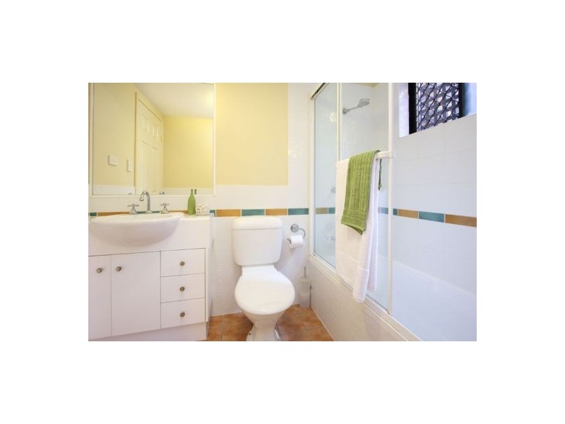 1/85 Victoria Terrace, Greenslopes QLD 4120