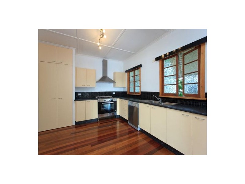 63 Crump Street, Holland Park QLD 4121