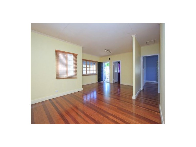 63 Crump Street, Holland Park QLD 4121