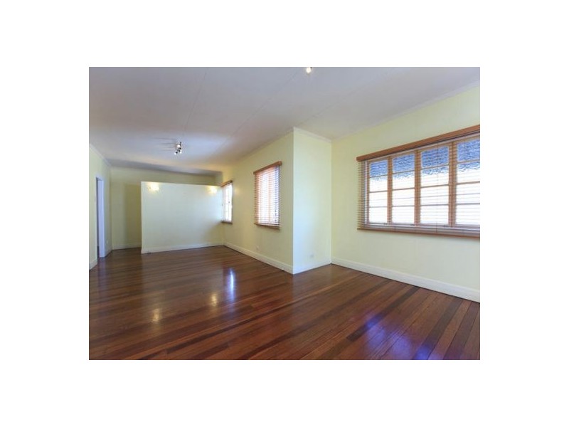 63 Crump Street, Holland Park QLD 4121