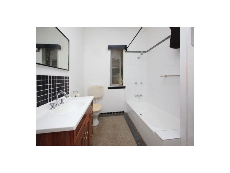 63 Crump Street, Holland Park QLD 4121