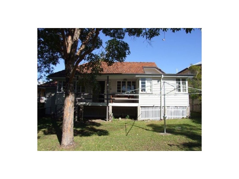 14 Camboor Street, Camp Hill QLD 4152