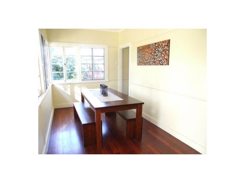 14 Camboor Street, Camp Hill QLD 4152