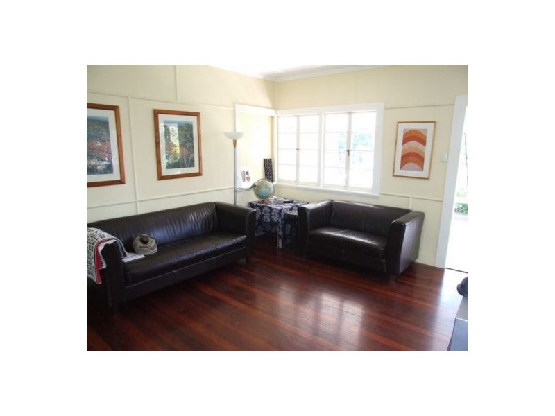 14 Camboor Street, Camp Hill QLD 4152