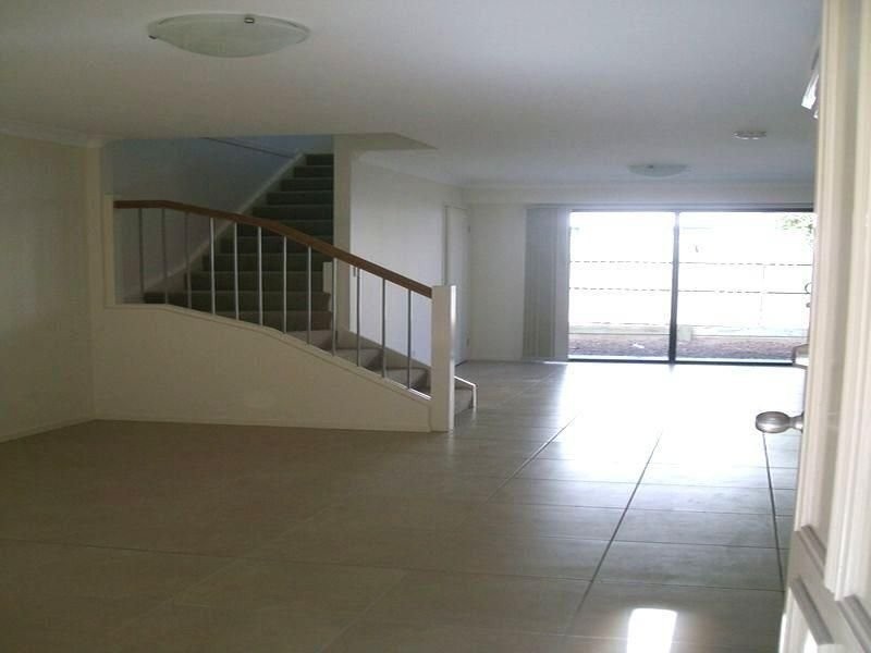 1/18 Dianne Court, Calamvale QLD 4116