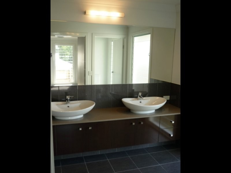 4 School Street, Hendra QLD 4011