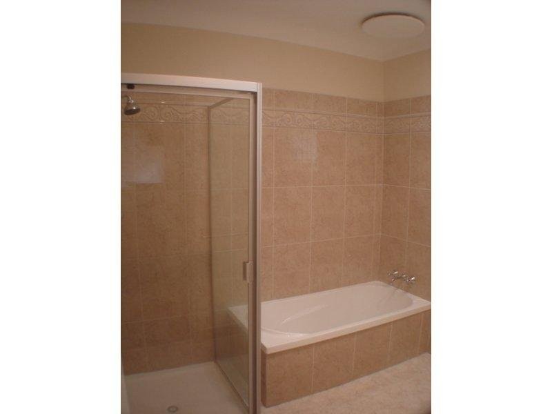 8 Brinawa Street, Camp Hill QLD 4152