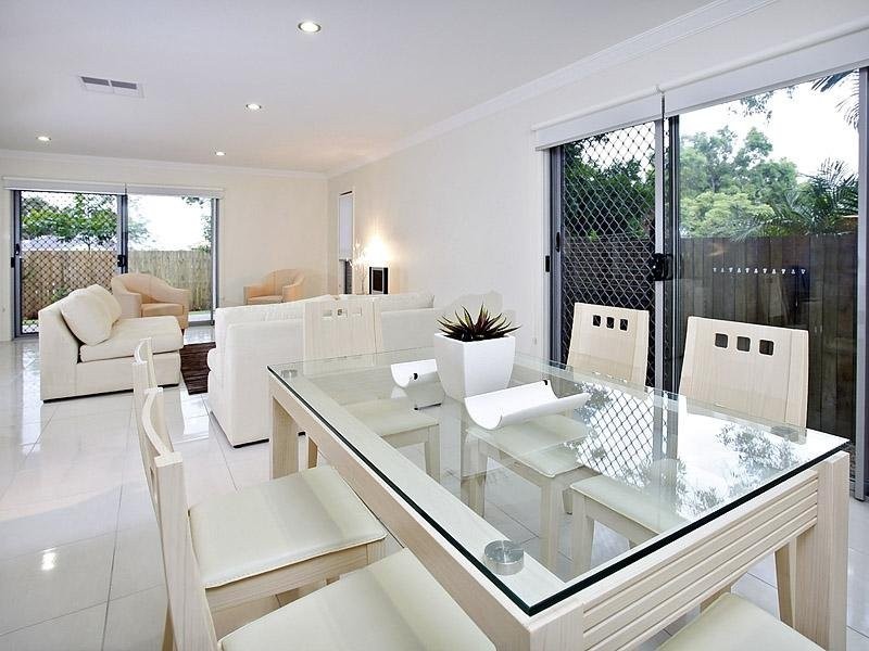 2/17 Hilltop Court, Carina QLD 4152