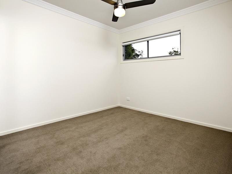 2/17 Hilltop Court, Carina QLD 4152