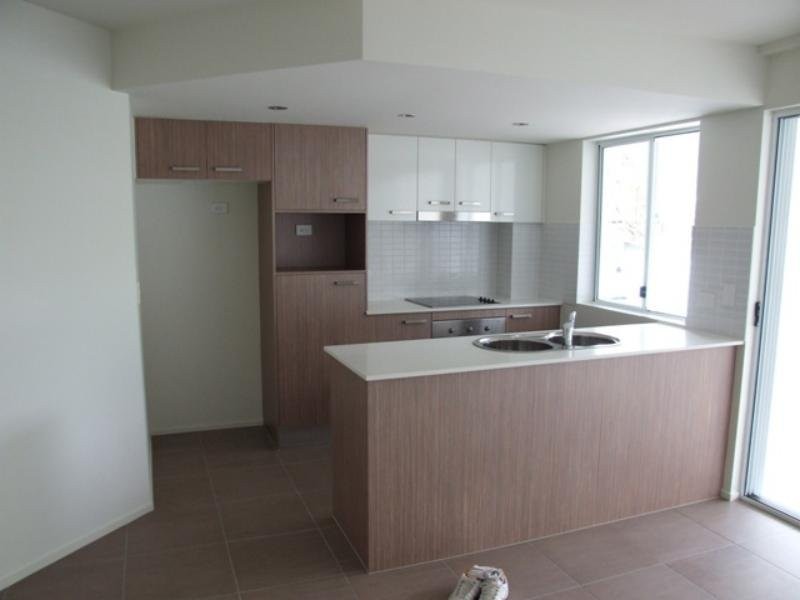 2/372 Wynnum Road, Norman Park QLD 4170