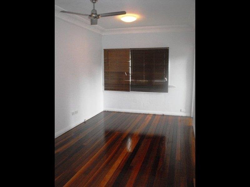 17 Captain Street, Holland Park QLD 4121