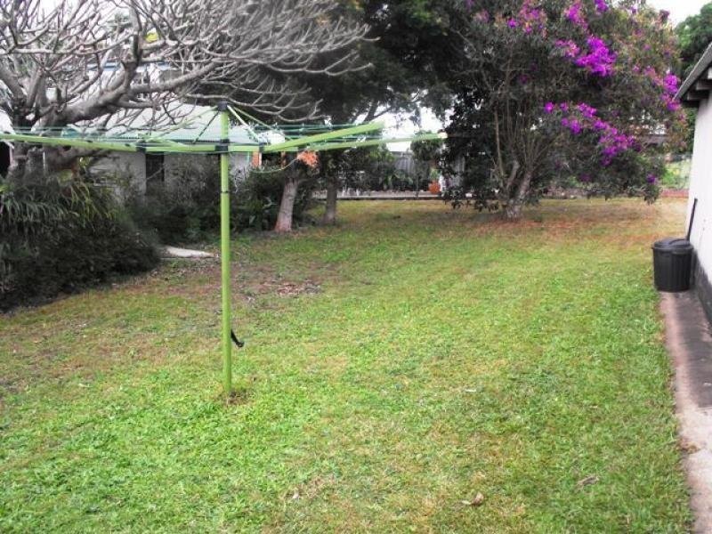 17 Captain Street, Holland Park QLD 4121