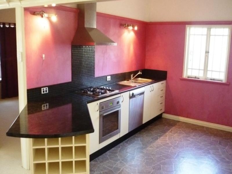 19 Captain Street, Holland Park QLD 4121