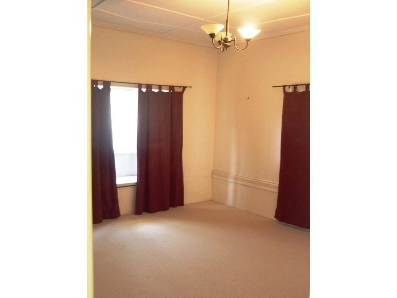 19 Captain Street, Holland Park QLD 4121