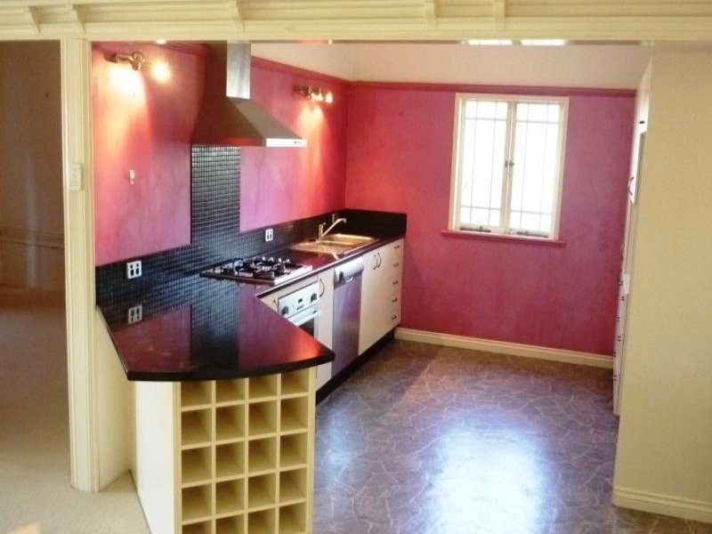 19 Captain Street, Holland Park QLD 4121