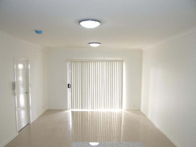 1/15 Rolle Street, Holland Park West QLD 4121